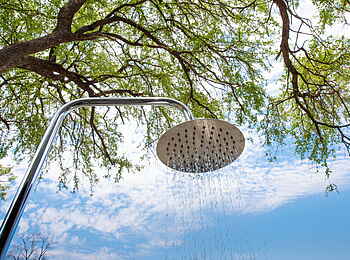 Gomoti Private Camp: Dusche im Außenbereich