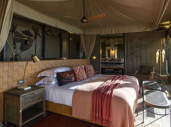 Duma Tau Camp: Standard Tent Bett