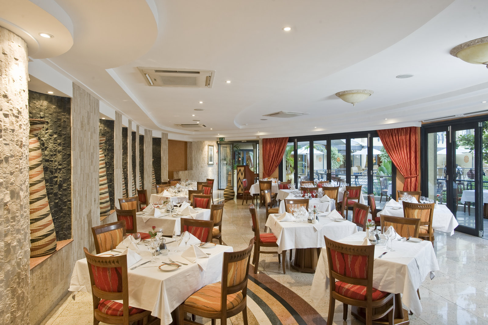 Kigali Serena Hotel: Das Restaurant Kigali Serena Hotel: Das Restaurant