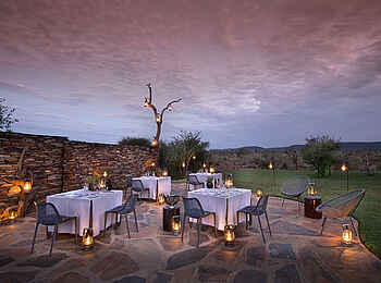 Madikwe Safari Lodge Lelapa: Restaurant am Swimmingpool