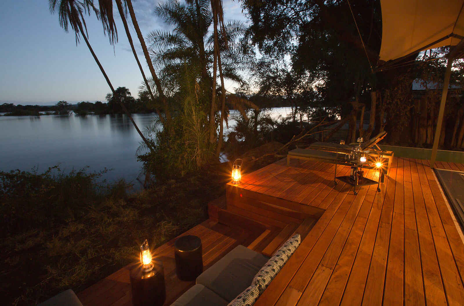 Thorntree River Lodge: Sunken Lounge Thorntree River Lodge: Sunken Lounge