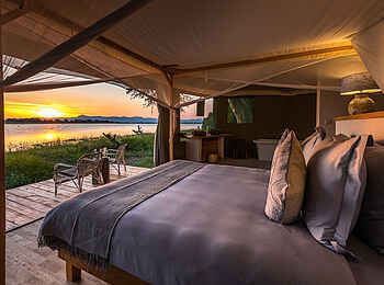 Kuthengo Camp: Doppelbett Kuthengo Camp: Doppelbett