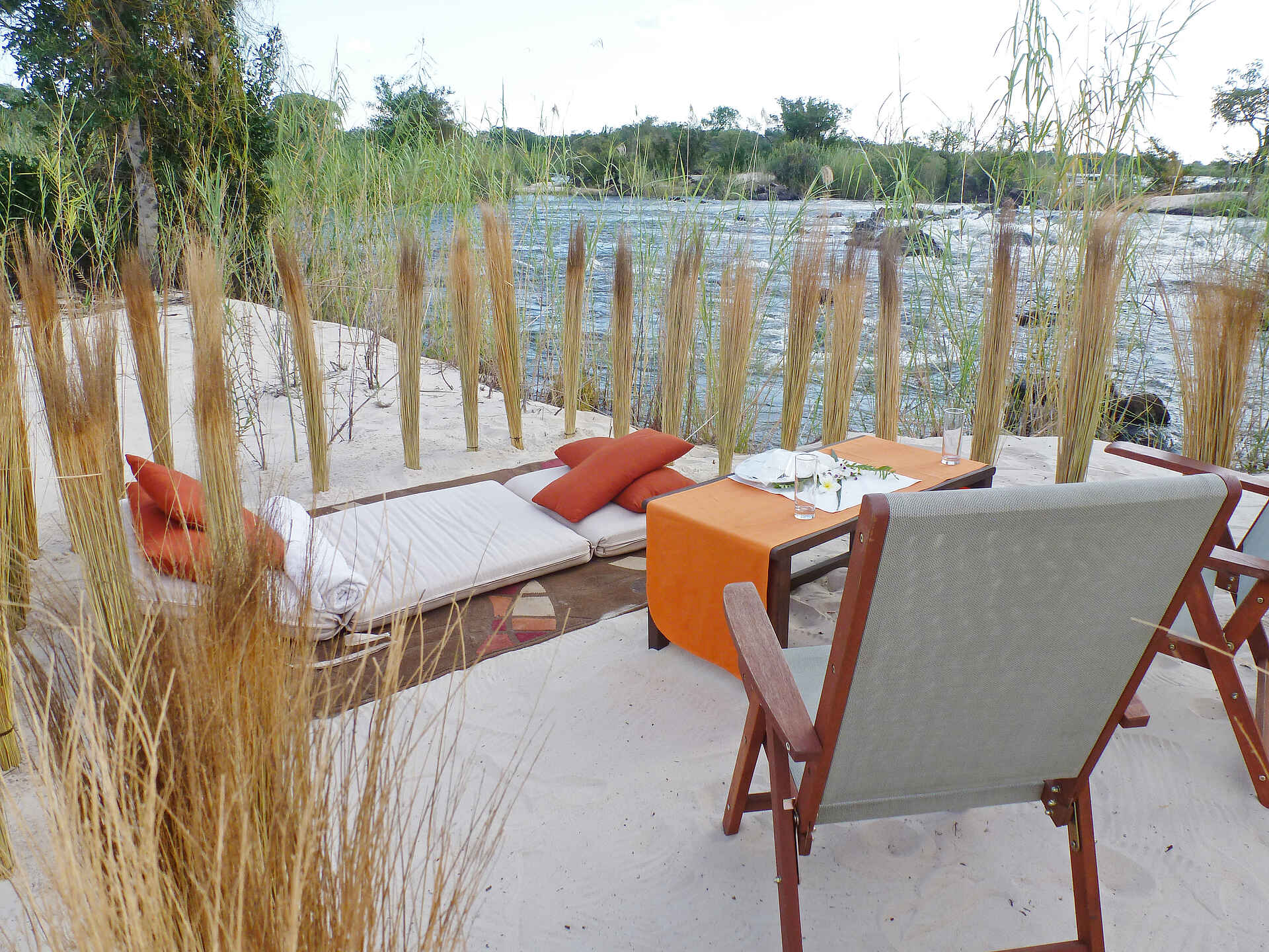 africa, afrika, bagani area, buffalo game park, buffalo game reserve, caprivi, caprivi strip, caprivi-streifen, divava, divava okavango lodge, divava okavango lodge & spa, divava okavango lodge and spa, divundu, erholung, kavango river region, mahango, mahango national park, mahango nationalpark, namibia, nordnamibia, nordostnamibia, north-eastern namibia, northern namibia, okavango, okavango river, popa falls, popa wasserfall, resdest, reservation destination, safari, southern africa, spa, südliches afrika, urlaub, west-caprivi, western caprivi, entspannung, fluss, wasser