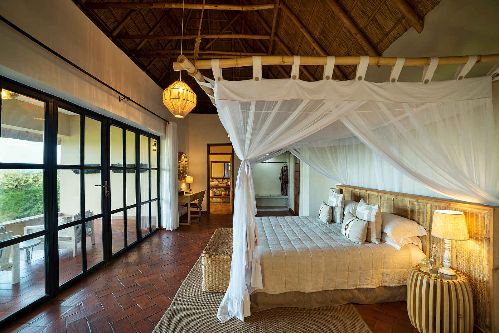 Elephant Plains Lodge: Zimmer mit Himmelbett Elephant Plains Lodge: Zimmer mit Himmelbett