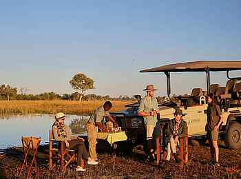 Elephant Pan Camp: Tee Pause Elephant Pan Camp: Tee Pause