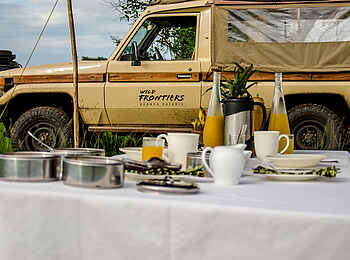 Ishasha Wilderness Camp: Safarifrühstück Ishasha Wilderness Camp: Safarifrühstück