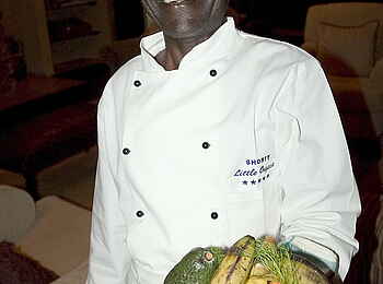 Little Ongava: Freundlicher Koch Little Ongava: Freundlicher Koch