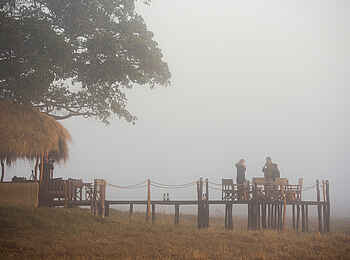 Mukambi Busanga Plains Camp: Morgendunst Mukambi Busanga Plains Camp: Morgendunst