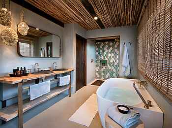 The Motse Tswalu: Gästebad The Motse Tswalu: Gästebad