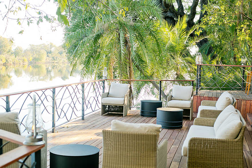 Thorntree River Lodge: Veranda Thorntree River Lodge: Veranda