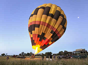 Camp Kuzuma: Heißluftballonstart Camp Kuzuma: Heißluftballonstart