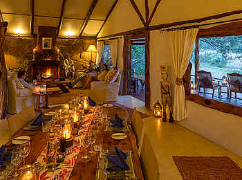 Basecamp Mara Houses: Der Wohnbereich im Acacia House Basecamp Mara Houses: Der Wohnbereich im Acacia House