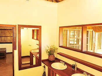 Kafunta River Lodge: Waschbecken