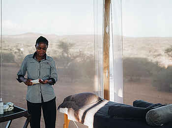 Otjimbondona Kalahari Lodge: Eine entspannende Massage im Spa