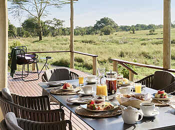 Sanctuary Tambarare Lodge: Frühstück auf der Terrasse Sanctuary Tambarare Lodge: Frühstück auf der Terrasse