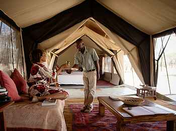 Serian Serengeti Mobile Camp: Zimmerservice