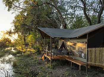 Shinde Footsteps: Zeltterrasse Shinde Footsteps: Zeltterrasse