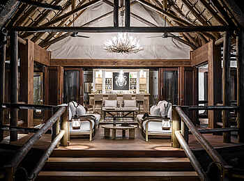 Sanctuary Chief's Camp Geoffrey Kent Suite: Blick ins Wohnzimmer