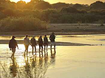 Kichaka Expeditions: Überquerung des Flusses