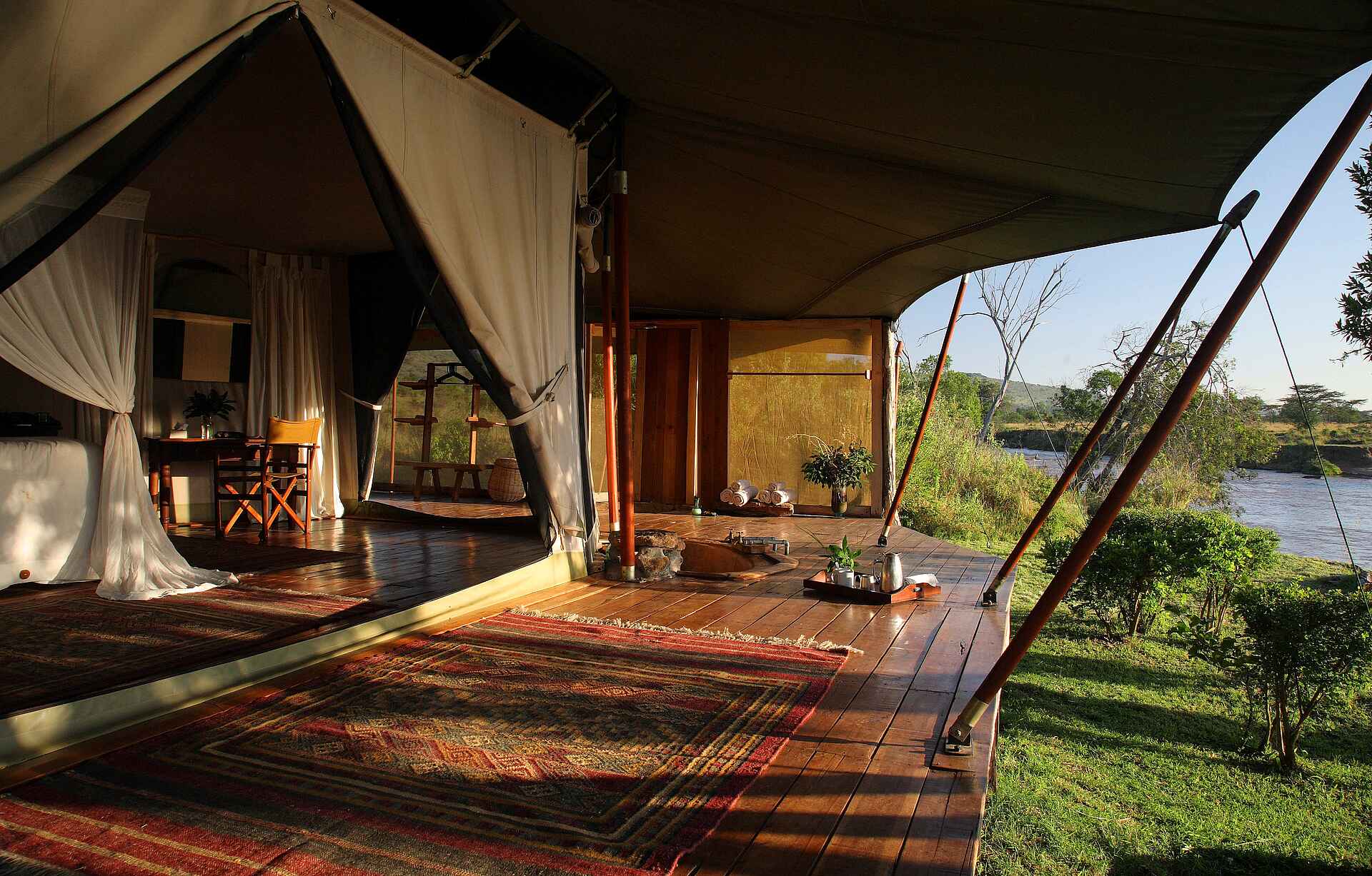 Ngare Serian Camp, Alex Walker's Serian, Blick, Gästezelt, Mara River, Masai Mara, Private Veranda, Safari, Teppiche, Afrikarma, Afrikarma Safaris, Afrikarma.de