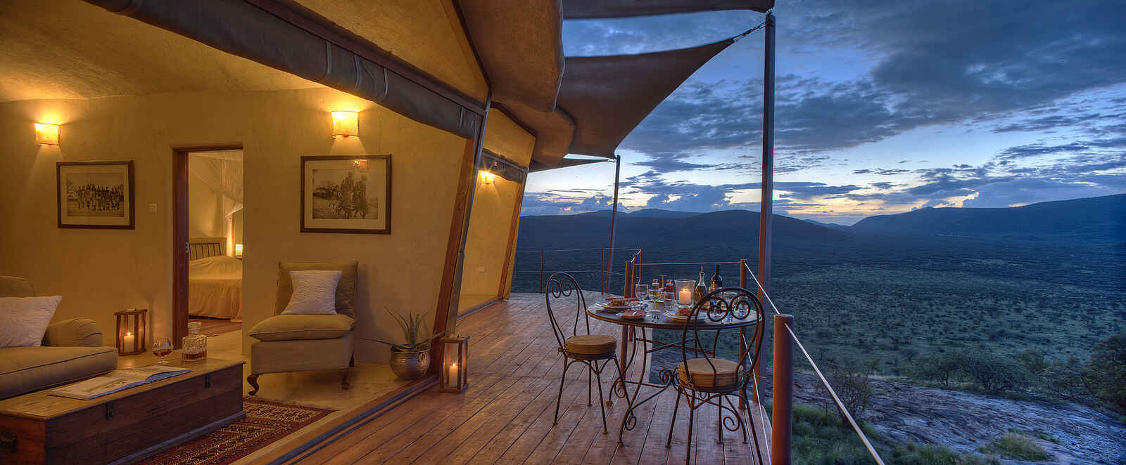 Saruni Samburu: Privatdeck am Abend Saruni Samburu: Privatdeck am Abend