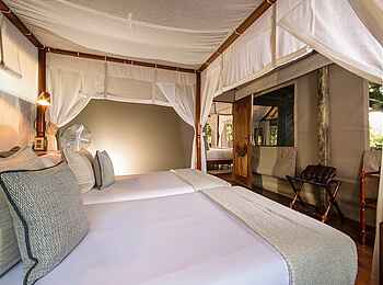 Shinde Lodge: Blick ins Familienzelt Shinde Lodge: Blick ins Familienzelt