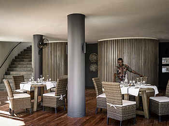 Sanctuary Sussi & Chuma: Essraum