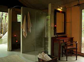 Changa Safari Camp: Das Badezimmer Changa Safari Camp: Das Badezimmer