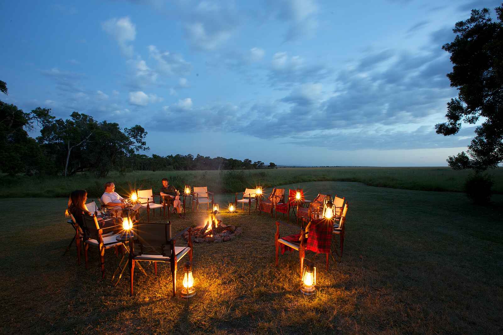 Elephant Pepper Camp: Campfire Elephant Pepper Camp: Campfire