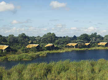 Lagoon Camp: Camp am Rande der Lagune Lagoon Camp: Camp am Rande der Lagune