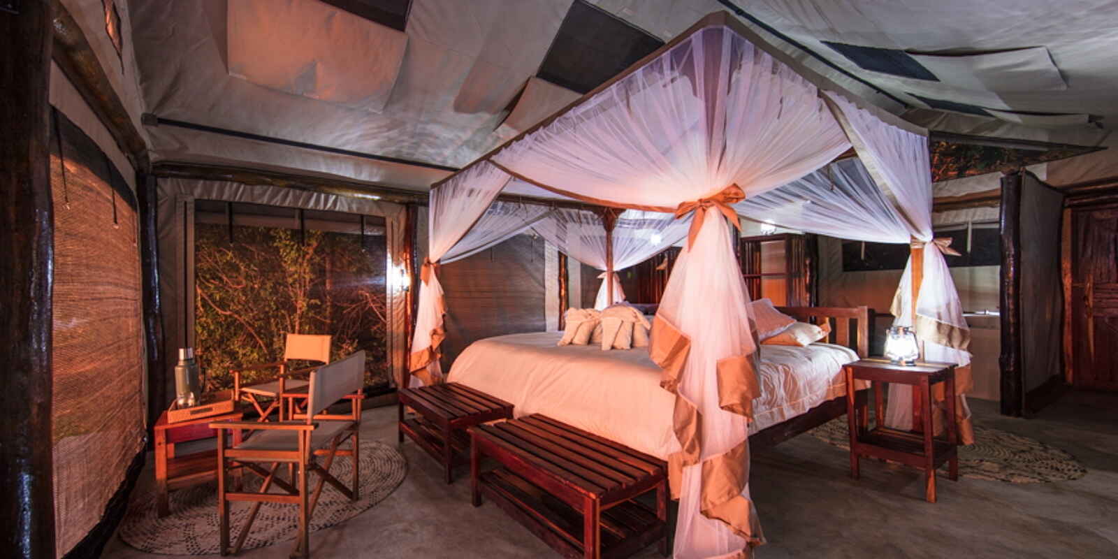 Luambe Camp: Interieur des Gästezeltes Luambe Camp: Interieur des Gästezeltes