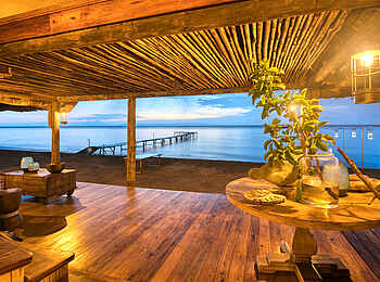 Mbali Mbali Mahale Lodge: Blick auf den See