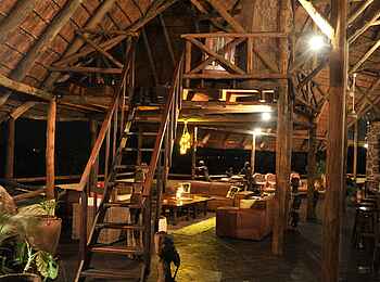 Muchenje Safari Lodge: Hauptgebäude