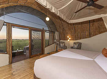 Okuti Camp: Blick vom Bett auf die Terrasse