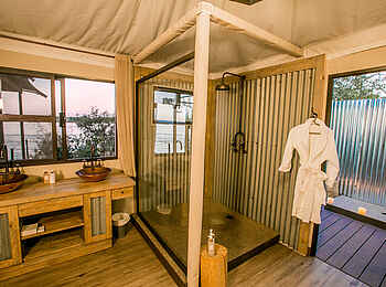 Old Drift Lodge: Geräumige Dusche Old Drift Lodge: Geräumige Dusche