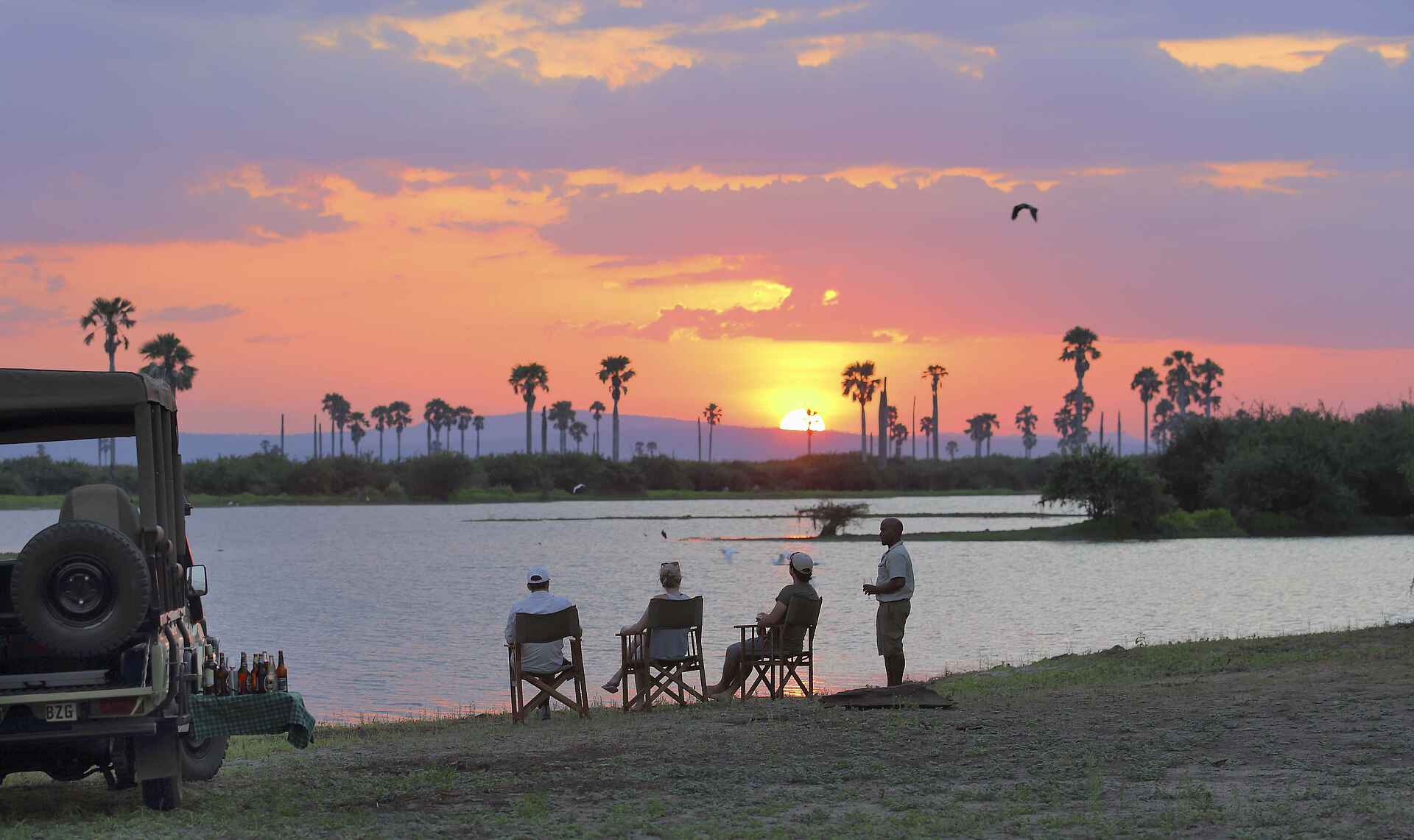 Roho ya Selous Camp: Sundowner am Flußufer
