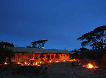 Saruni Wild: Das Camp bei Nacht Saruni Wild: Das Camp bei Nacht