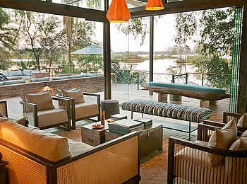 Thorntree River Lodge: Blick aus der Lounge zum Fluss Thorntree River Lodge: Blick aus der Lounge zum Fluss