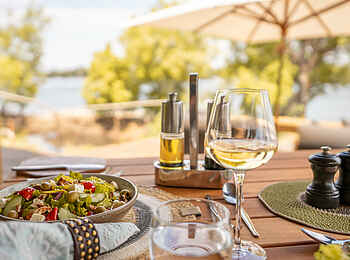 Toka Leya Camp: Lunch mit Aussicht Toka Leya Camp: Lunch mit Aussicht