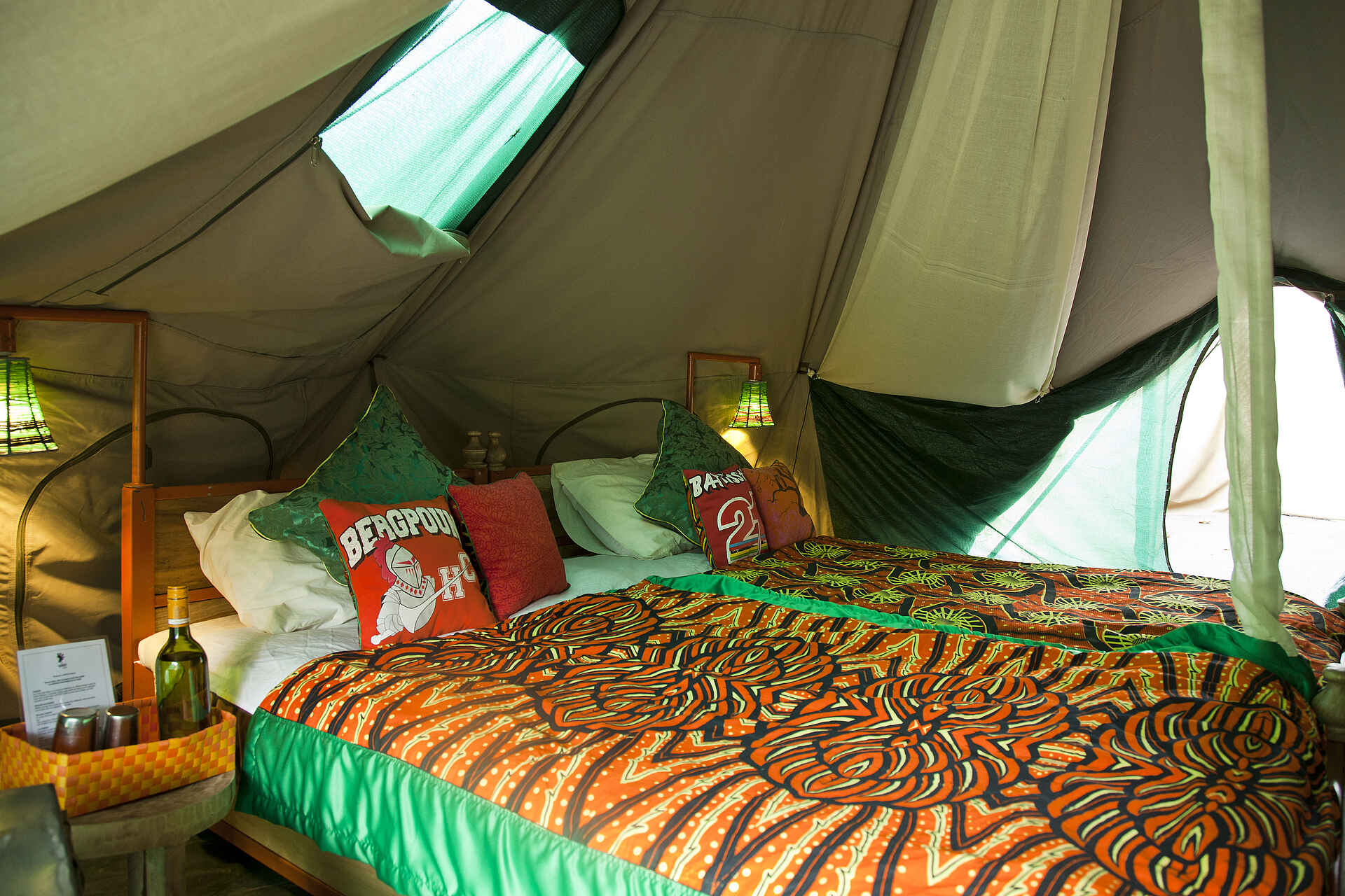 Jean Plessis, Lake Manyara, Wayo Africa, Wayo Manyara Green Camp, Endabash River, Doppelbett, Gästezelt, Zelt, Afrikarma, Afrikarma Safaris, Afrikarma Safaris - Wildnis. Hautnah., Afrikarma.de
