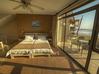 Beach Lodge Swakopmund: Sonne im Gästezimmer