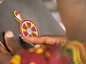 Olare Mara Kempinski: Perlenstickerei