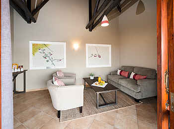 Safarihoek Lodge: Wohnzimmer im Familienzimmer Eins Safarihoek Lodge: Wohnzimmer im Familienzimmer Eins