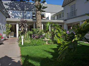 Hansa Hotel: Innenhof im Sonnenschein