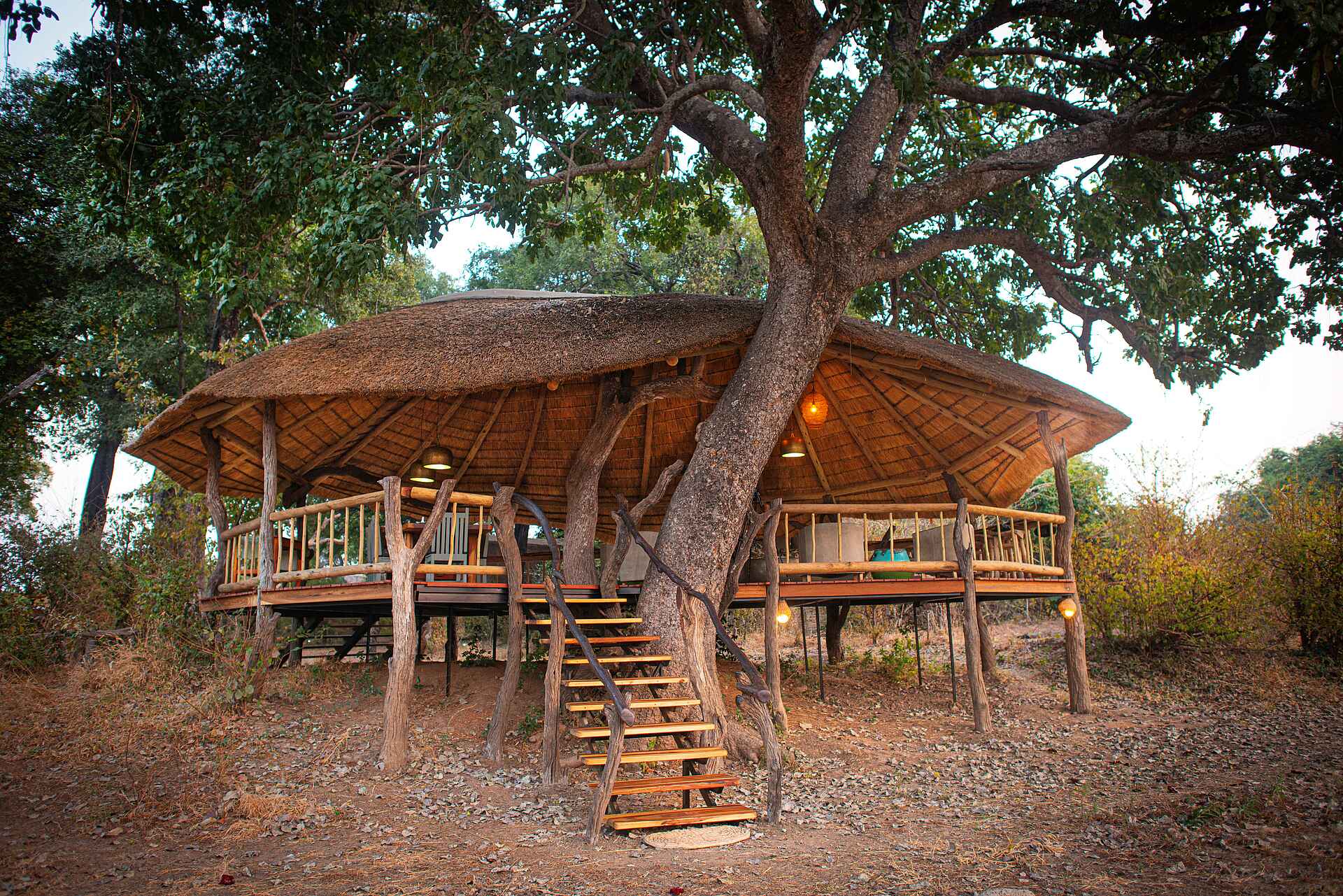 Mwamba Bush Camp: Blick auf das Hauptdeck