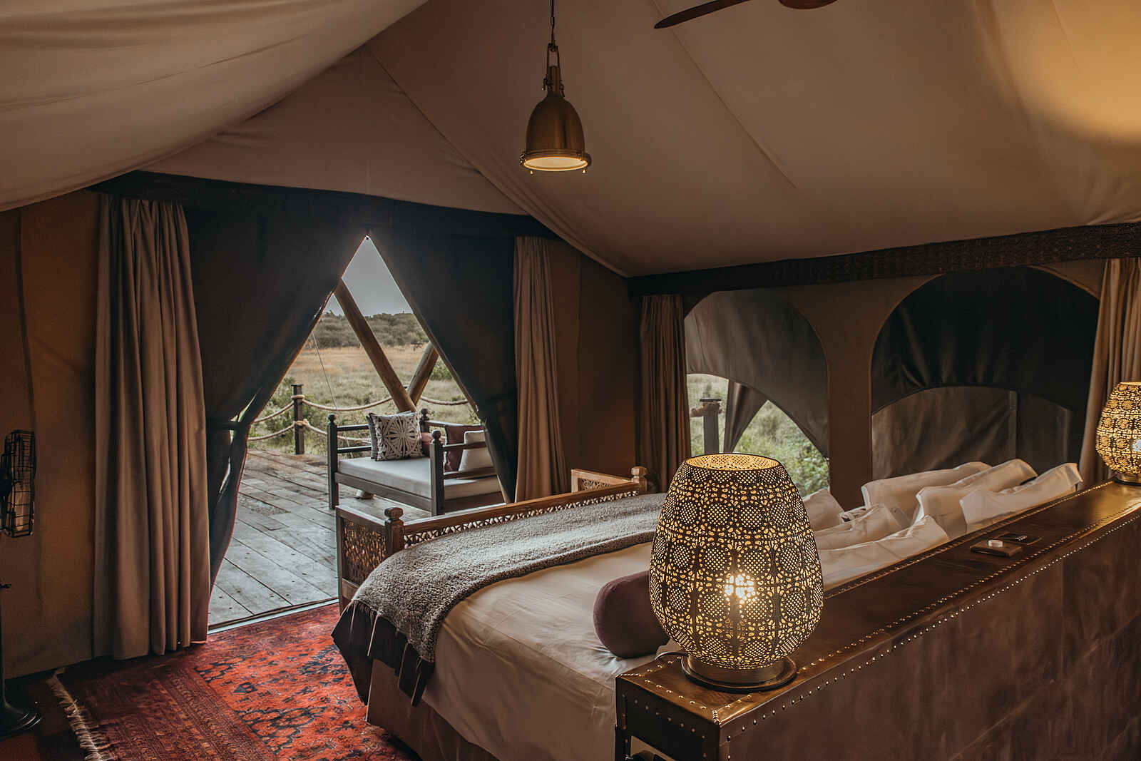 The Sambuk Suite at Mara Nyika Camp: Das Schlafzimmer The Sambuk Suite at Mara Nyika Camp: Das Schlafzimmer