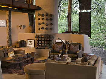 Sandibe Okavango Safari Lodge: Sitzecke Sandibe Okavango Safari Lodge: Sitzecke