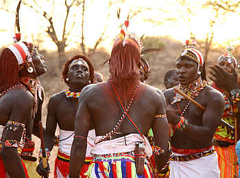 Saruni Samburu: Krieger in vollem Schmuck