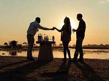 Shinde Footsteps: Sundowner Shinde Footsteps: Sundowner