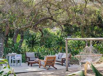 Thonga Beach Lodge: Strandlounge Thonga Beach Lodge: Strandlounge